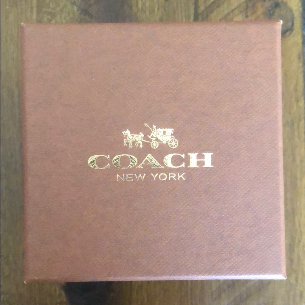 Coach - Picture 6 of 6